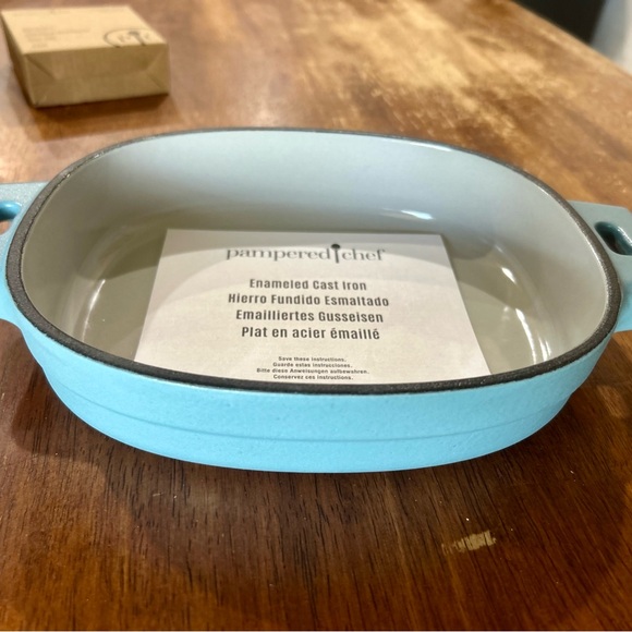 Pampered Chef Light Blue Enameled Cast Iron Casserole ** Limited Edition ** - Picture 2 of 5